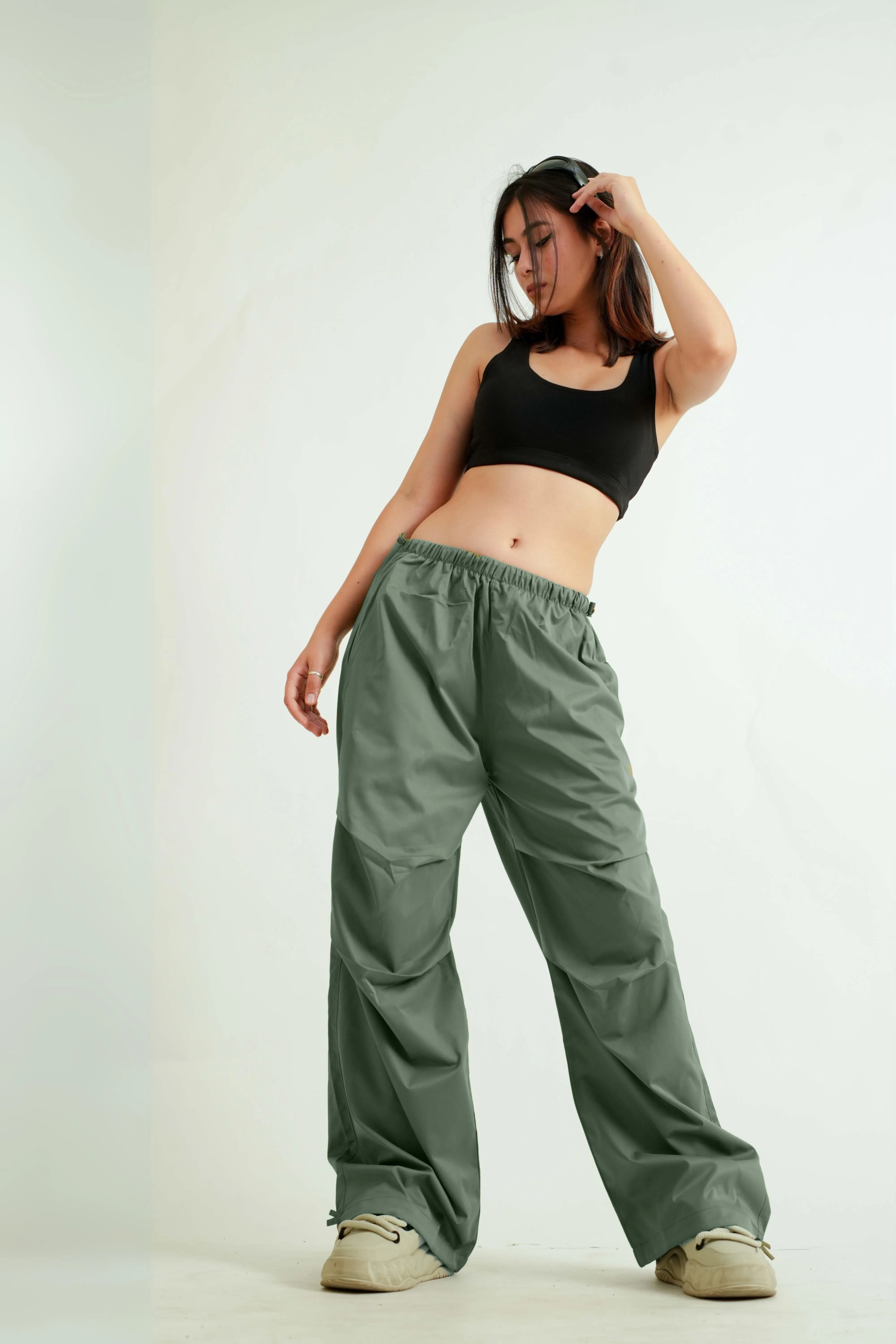 Burger Parachute Pants (Dark Olive Grey) For Women