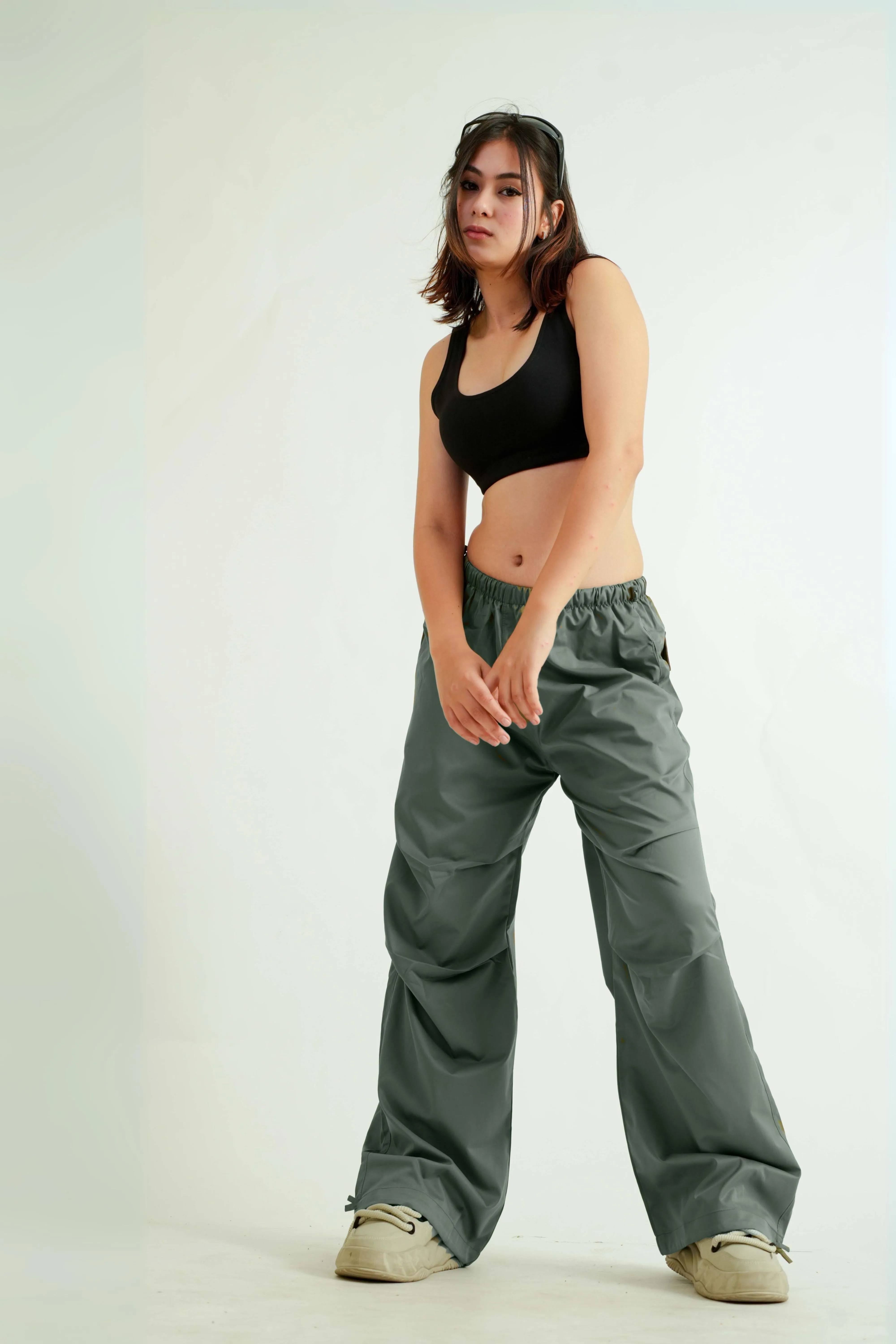 Burger Parachute Pants (Dark Olive Grey) For Women