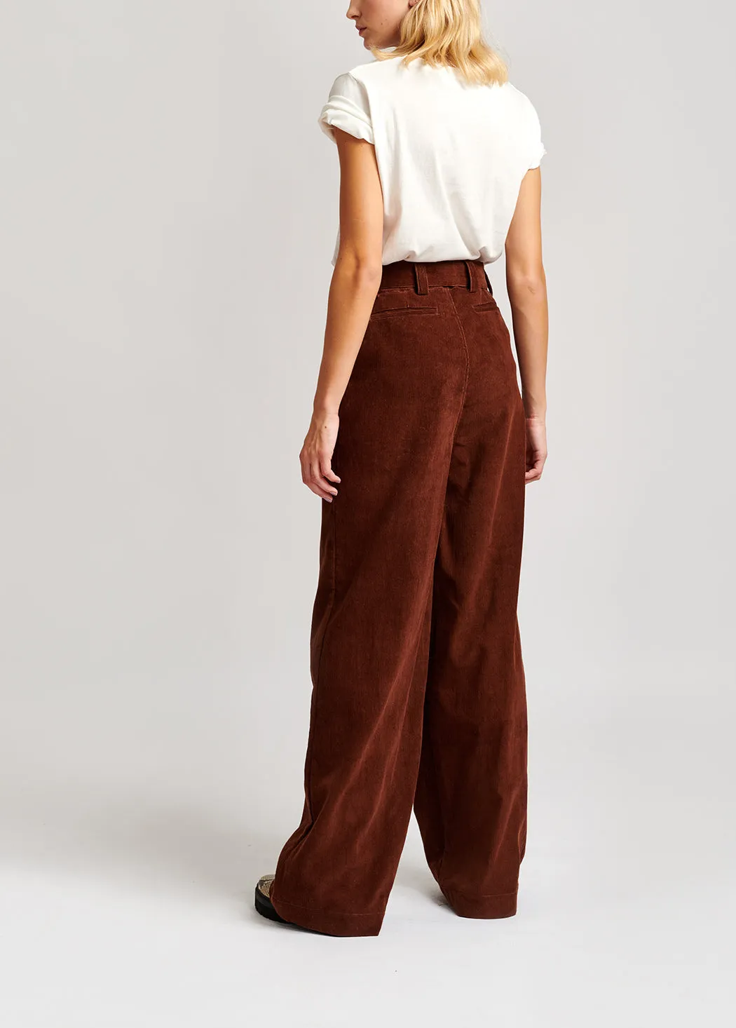 Chestnut brown cotton-corduroy belted pants