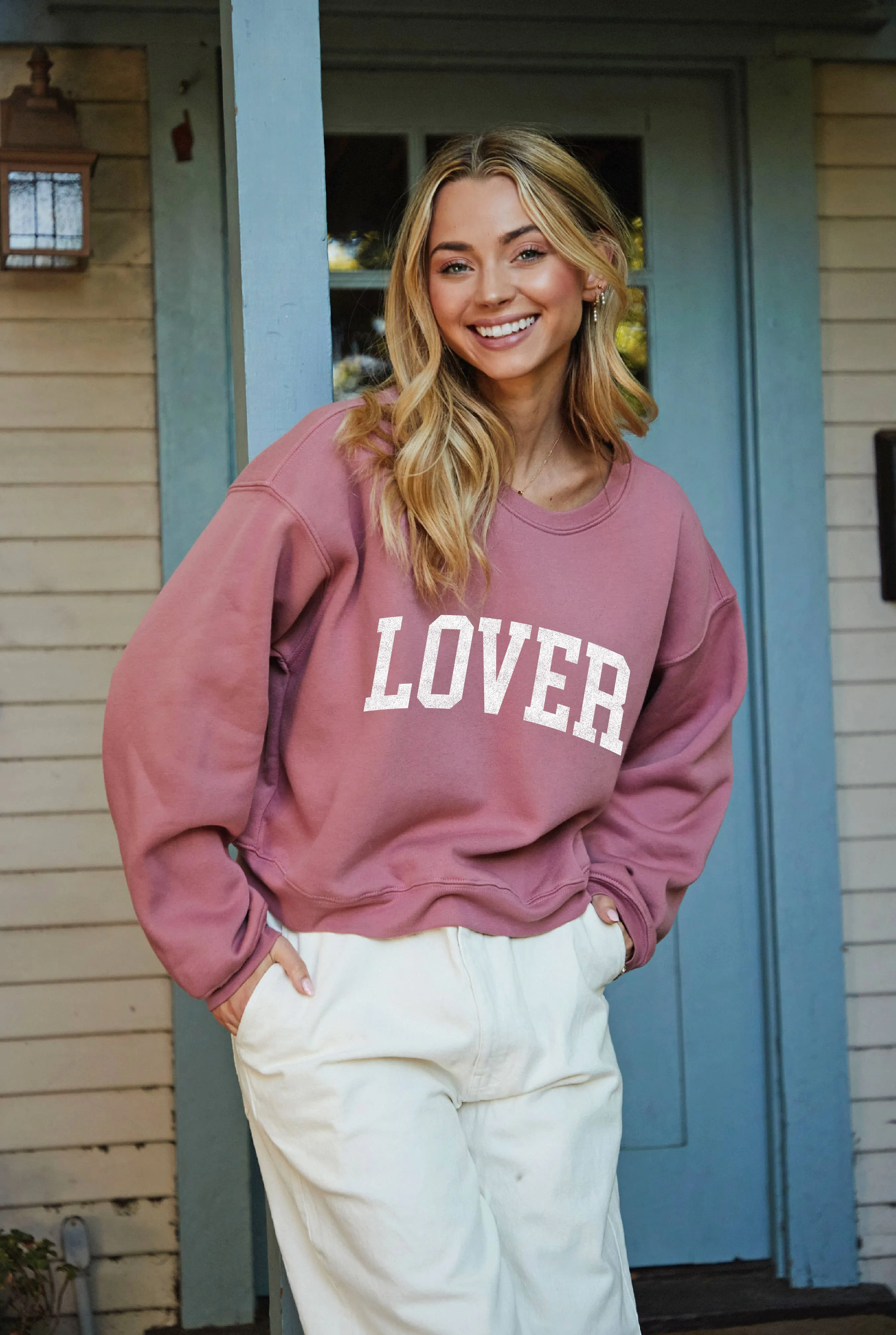 LOVER Mid Graphic Sweatshirt